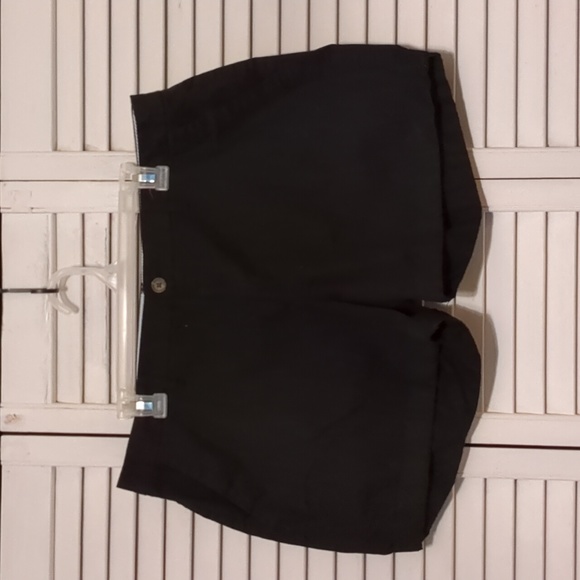 Old Navy Pants - Old Navy everyday chino short Blackjack size 14 cotton blend preppy casual